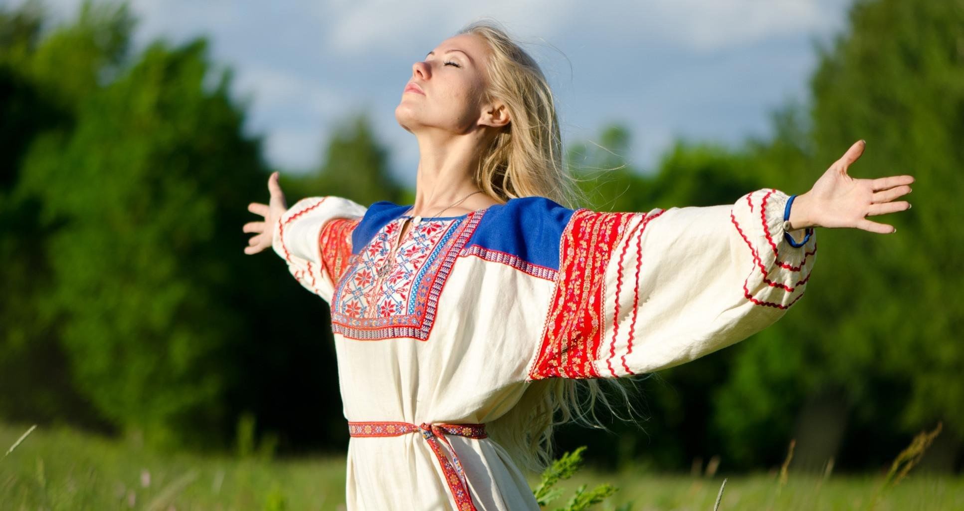 Take a pause and enjoy Slavic women — streaming from Salta