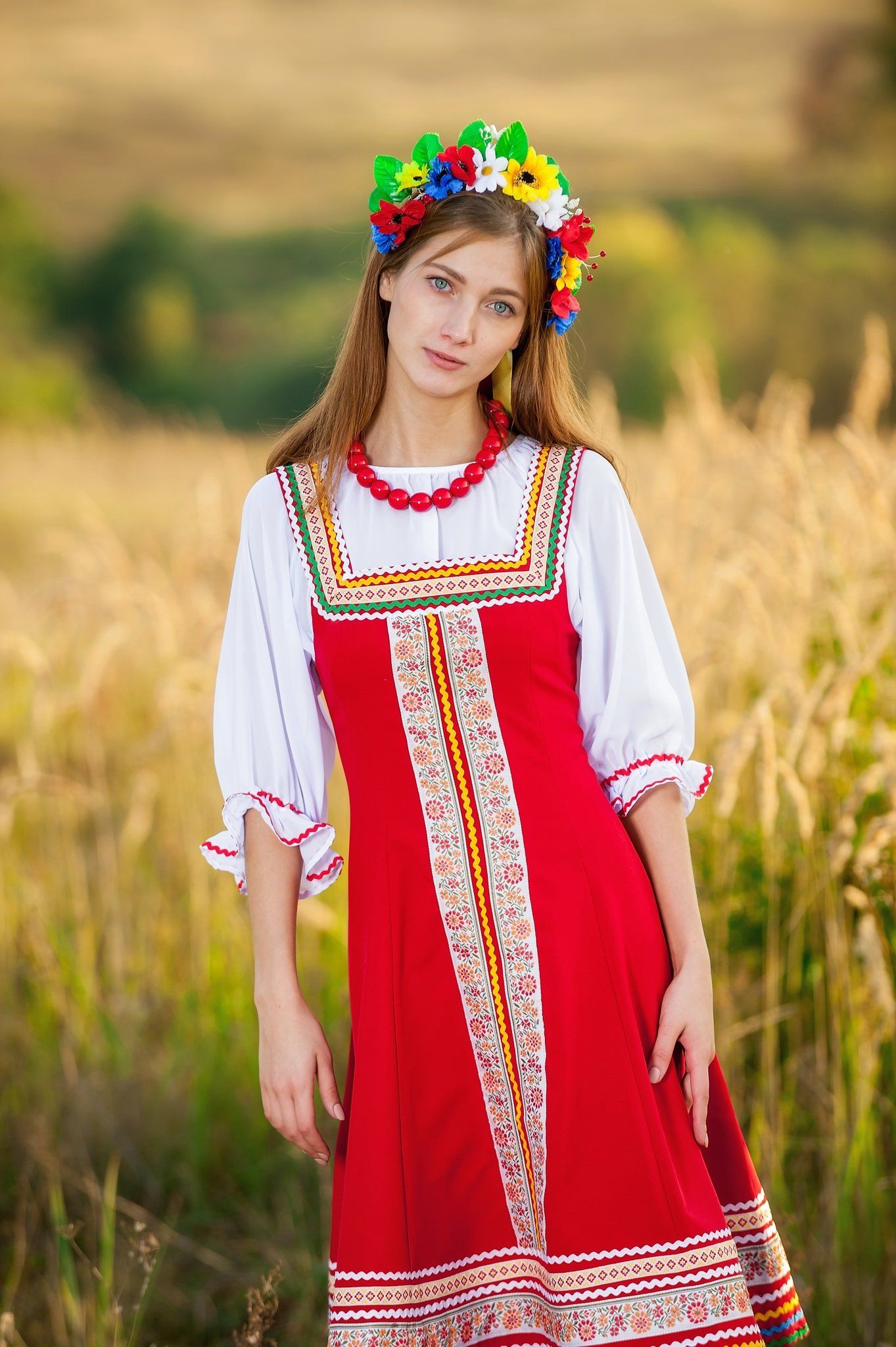 Women in Slavic costumes in Salta